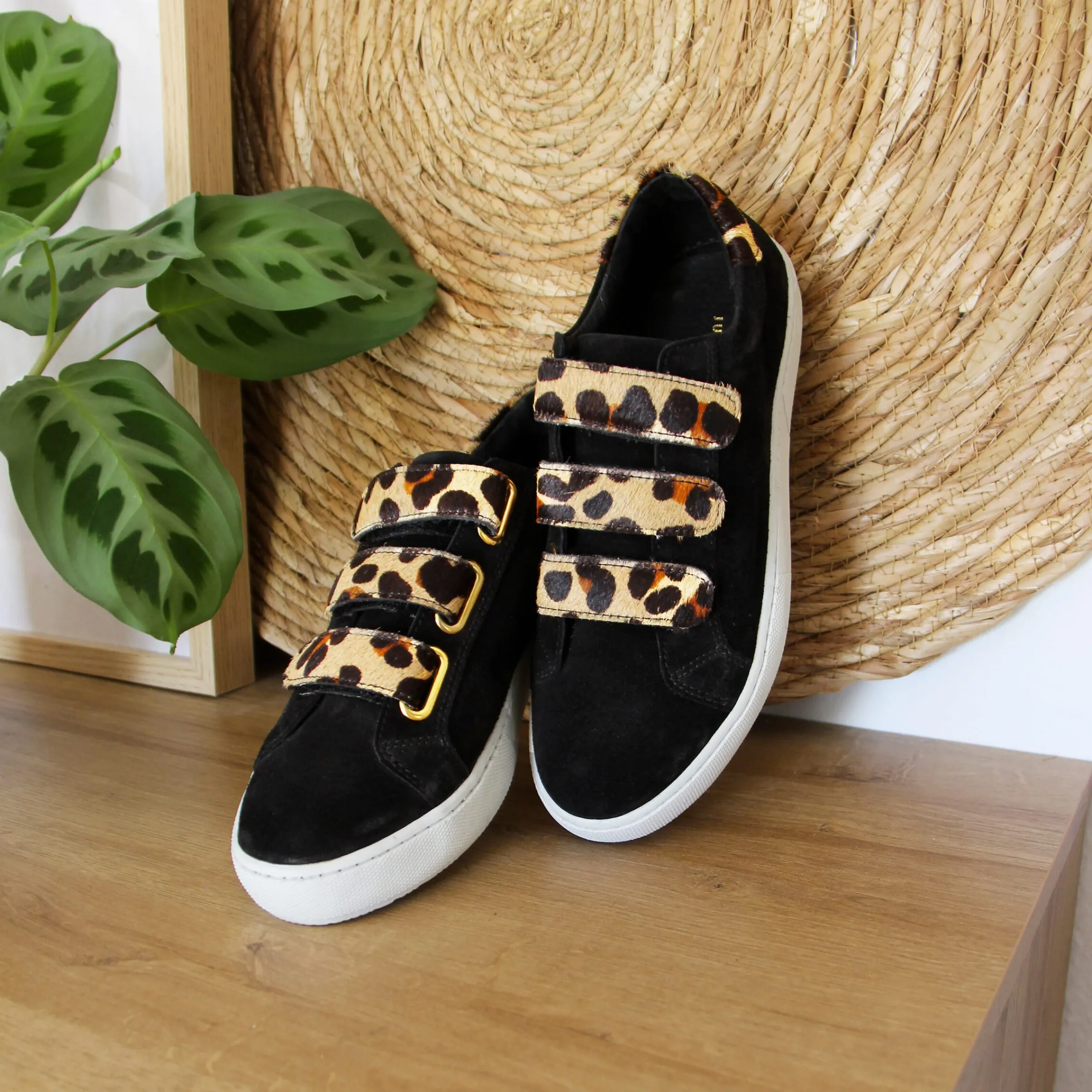 baskets_scratch_cuir_daim_noir_lopard_2.webp Femme JULES & JENN Baskets | Baskets scratch cuir daim noir léopard