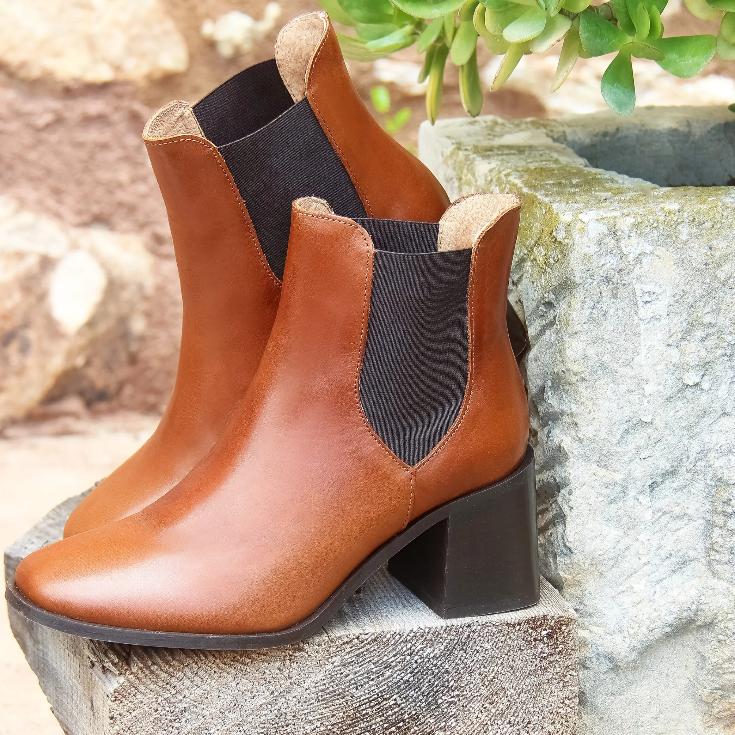 bottines_chelsea_talon_cuir_camel_2.webp Femme JULES & JENN Bottines & Bottes | Bottines Chelsea talon cuir