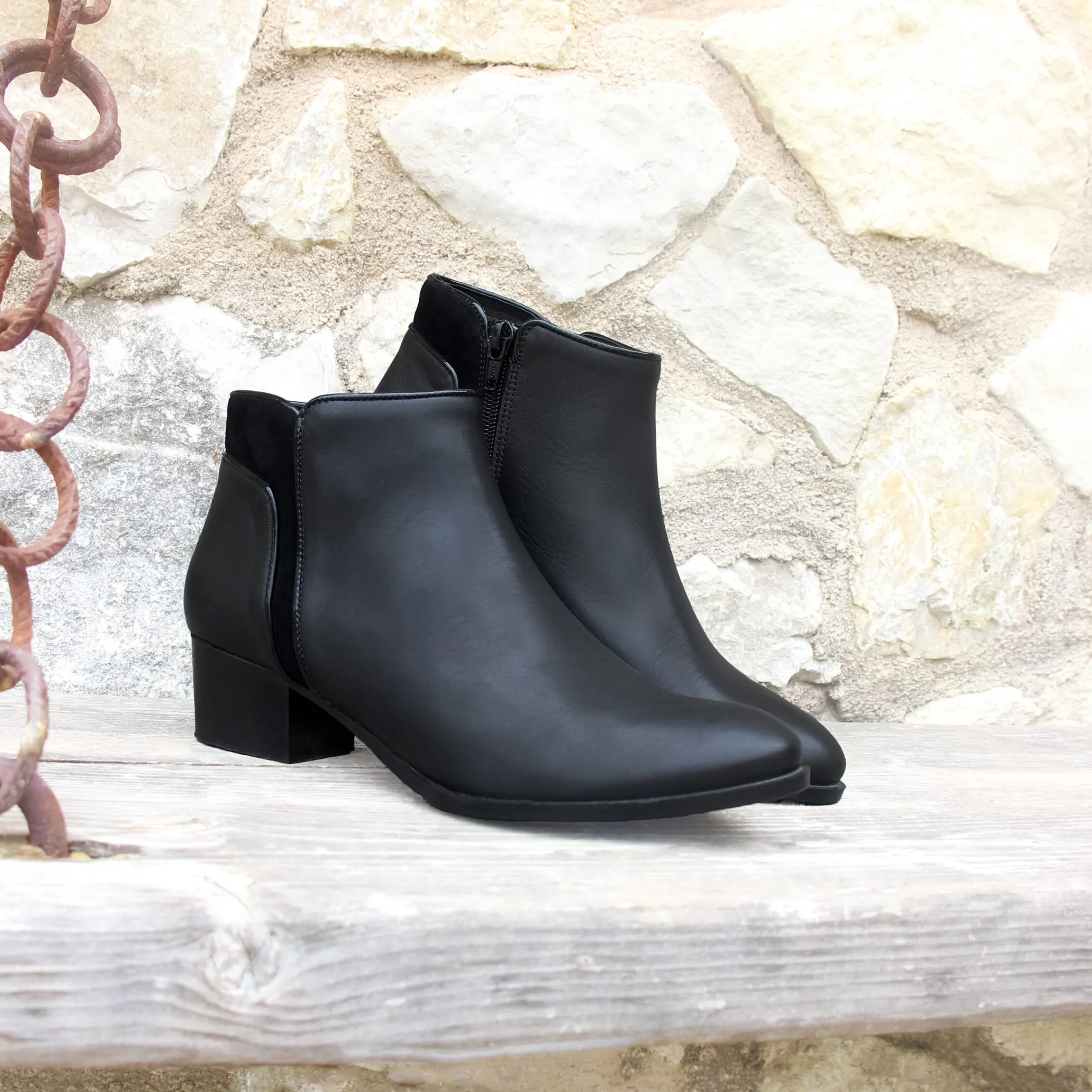 bottines_moyen_talon_cuir_noir_2.webp Femme JULES & JENN Bottines & Bottes | Bottines moyen talon cuir