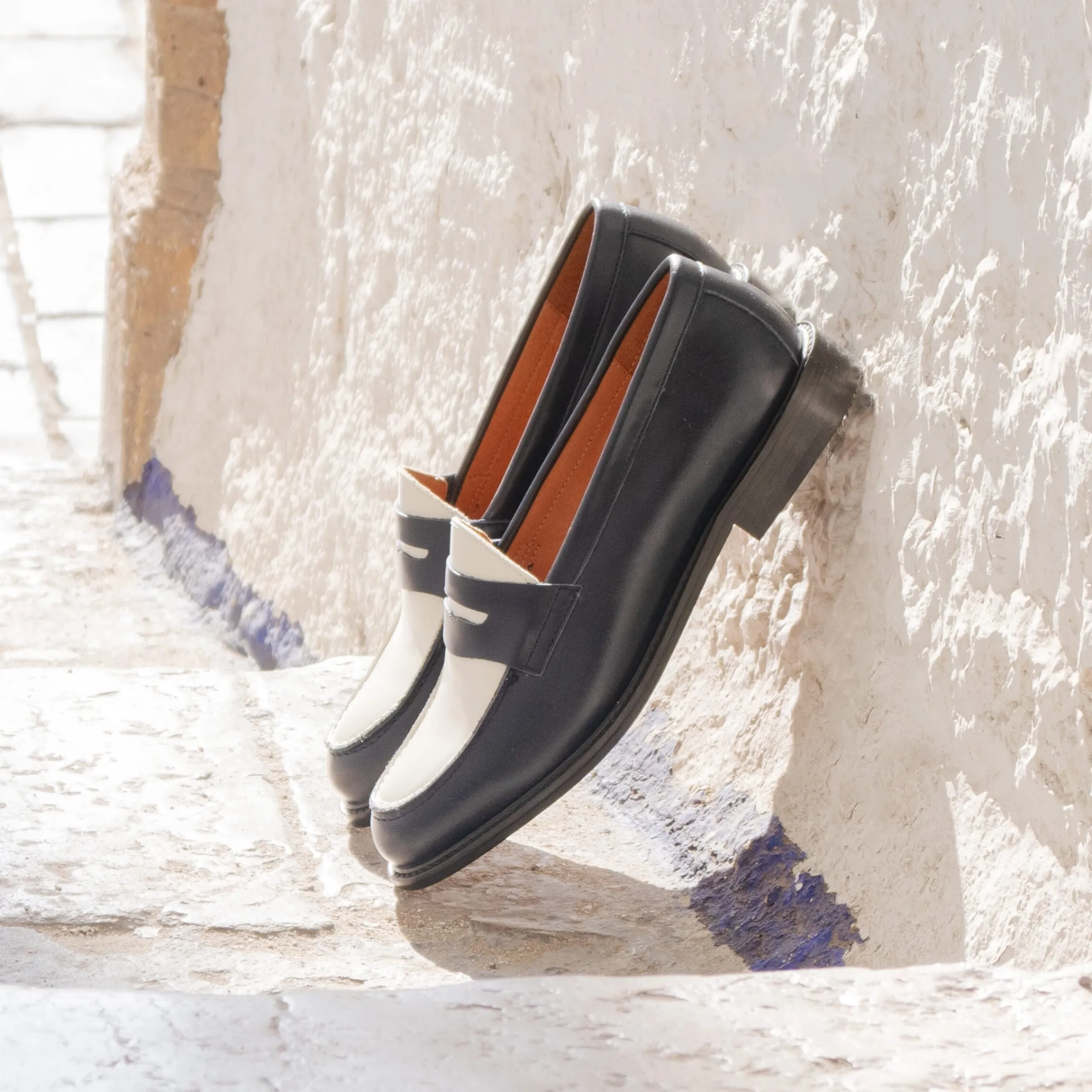 mocassins_cuir_bleu_blanc_2.webp Femme JULES & JENN Mocassins & Derbies | Mocassins cuir bleu blanc