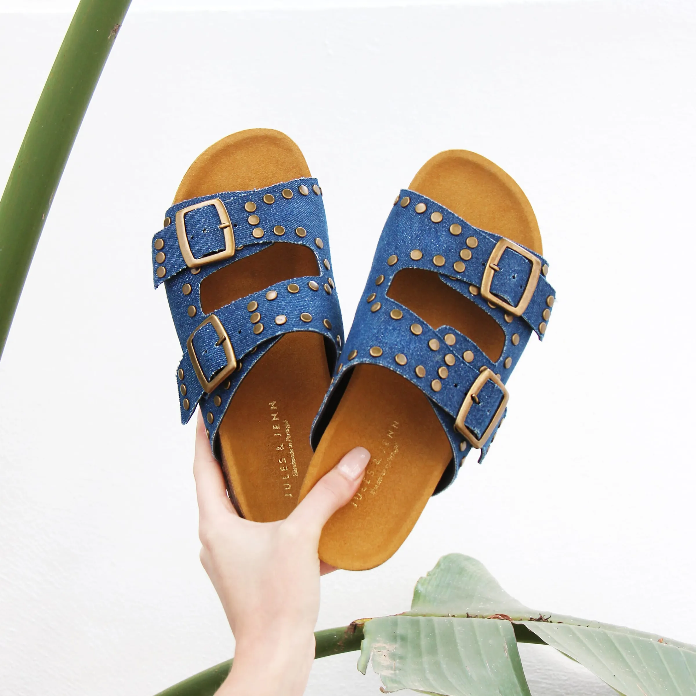 mules_lige_clous_toile_jean_bleu_2.webp Femme JULES & JENN Sandales | Mules liège clous toile jean bleu