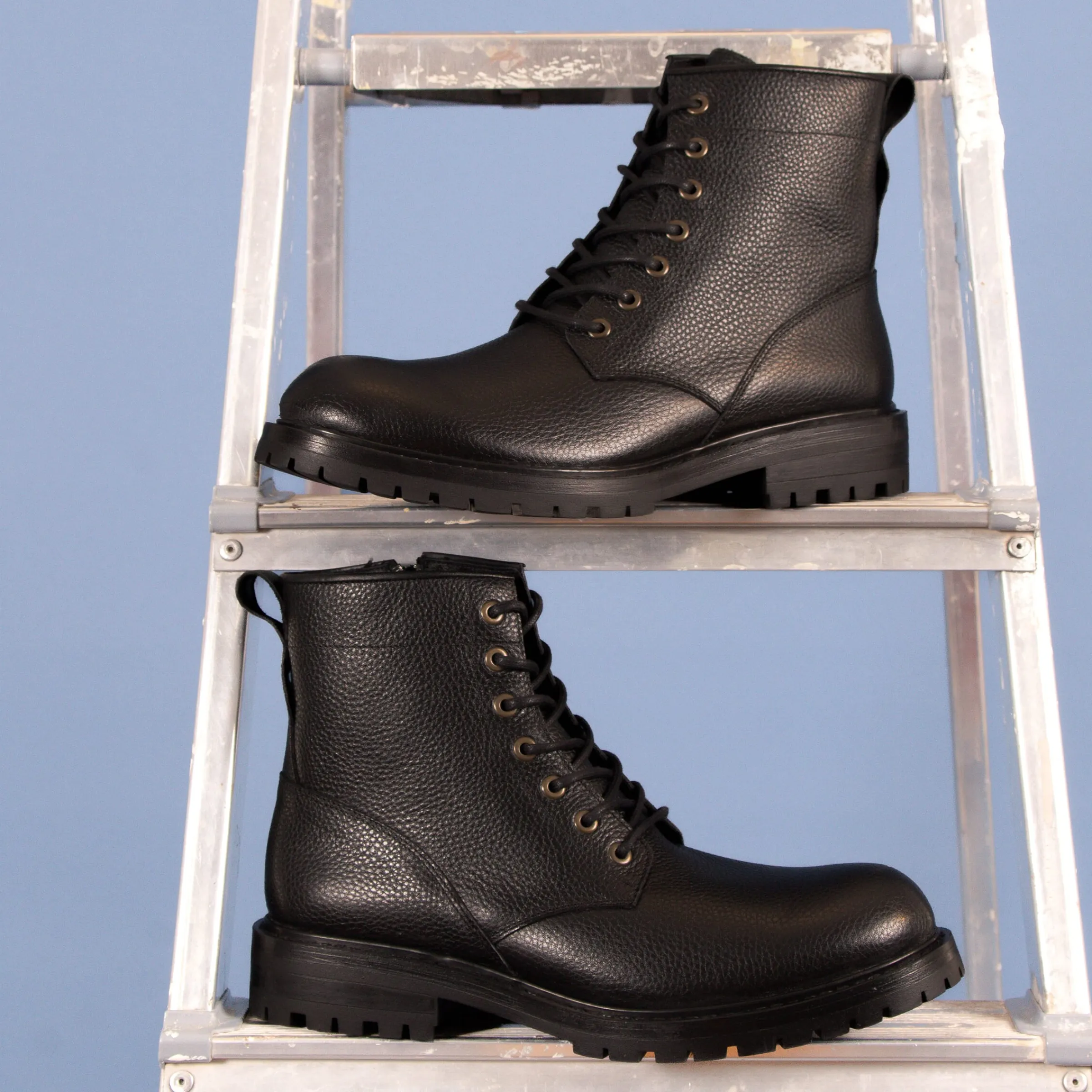 ranger_boots_cuir_grain_noir_2.webp Homme JULES & JENN Boots | Ranger boots cuir grainé