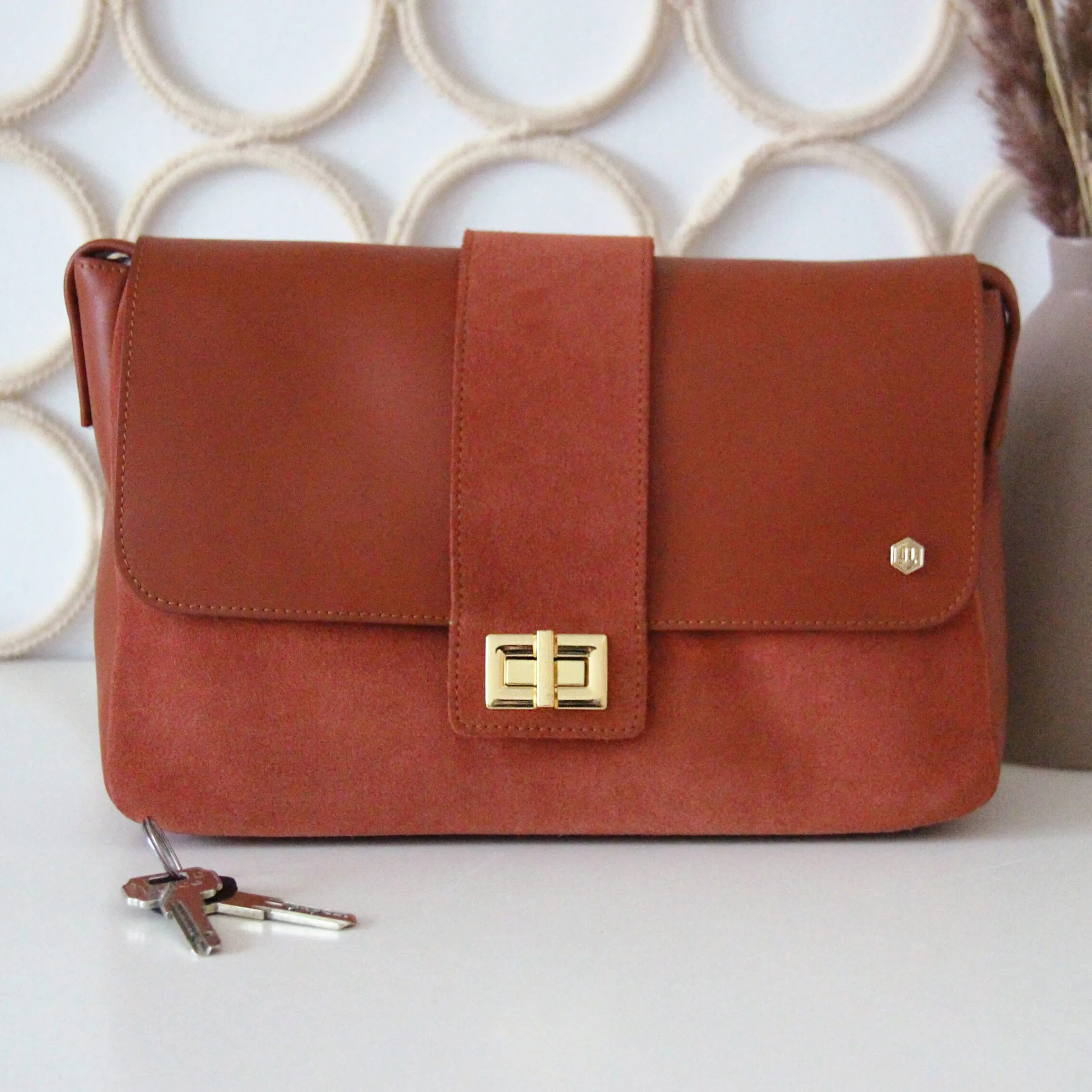 sac_bandoulire_cuir_brique_2.webp Femme JULES & JENN Sacs À Main | Sac bandoulière cuir