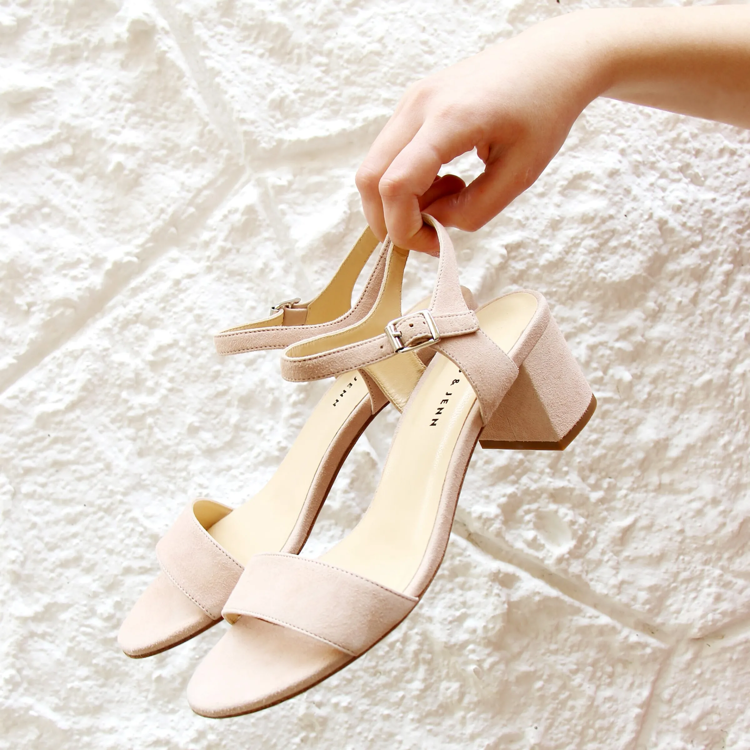 sandales_moyen_talon_daim_beige_2.webp Femme JULES & JENN Sandales | Sandales moyen talon daim